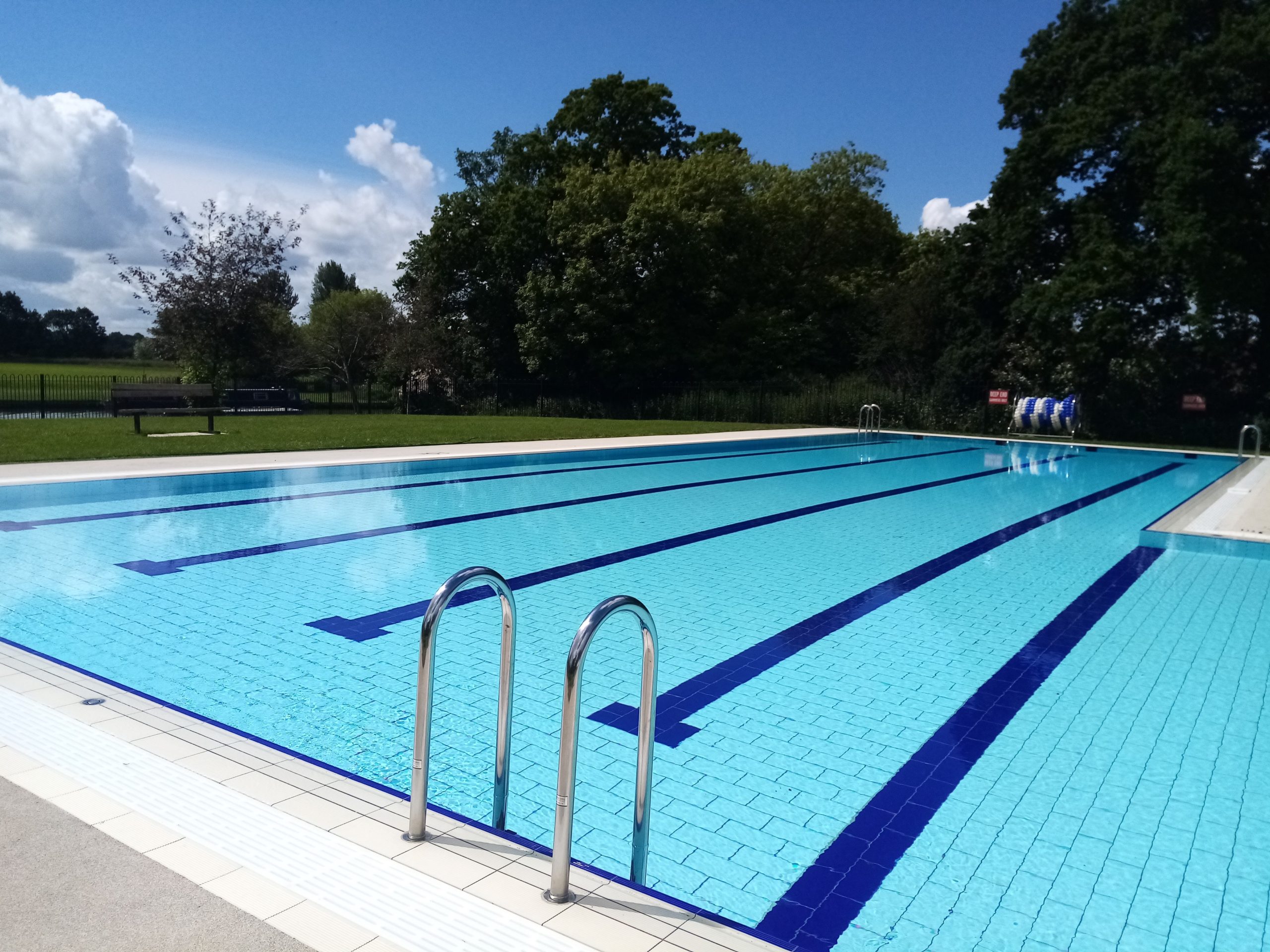 Image of Abbey Meadow pool on a sunny day.